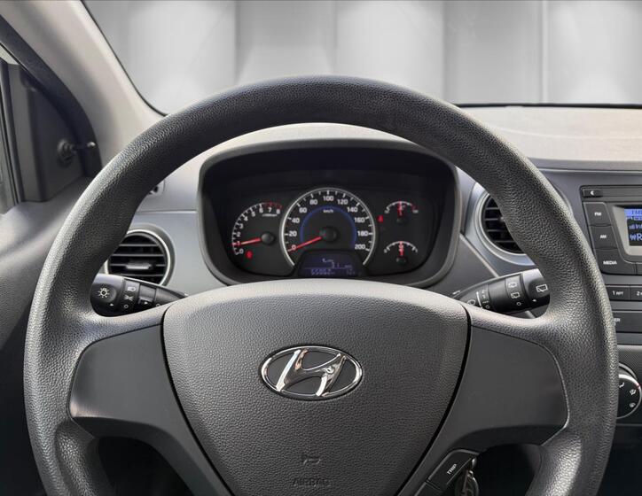 Hyundai i10 16