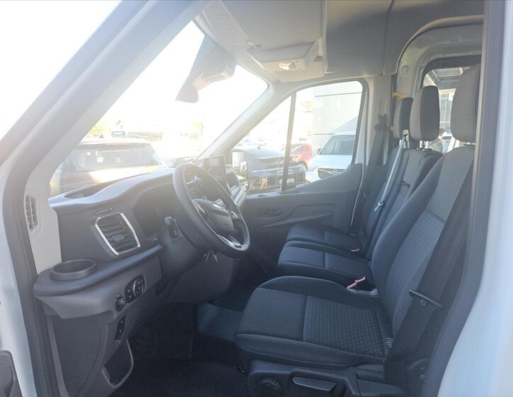 Ford Transit 9