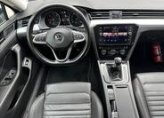 Volkswagen Passat 9