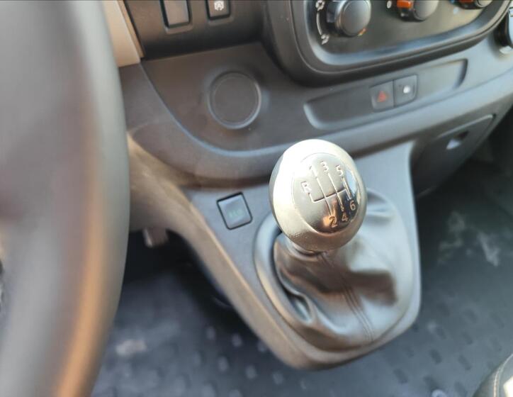 Renault Trafic 19