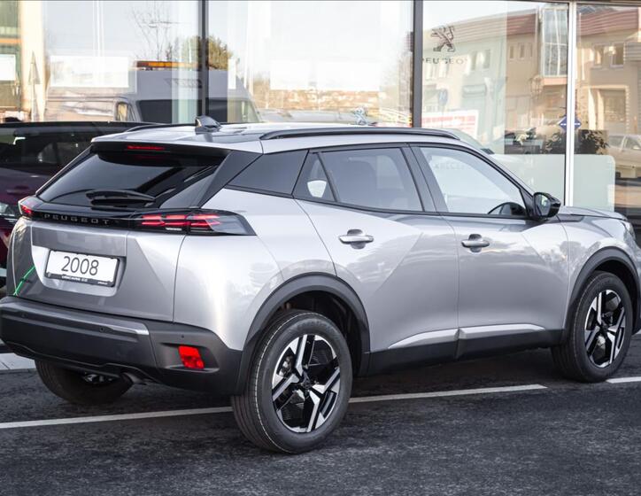 Peugeot 2008 4