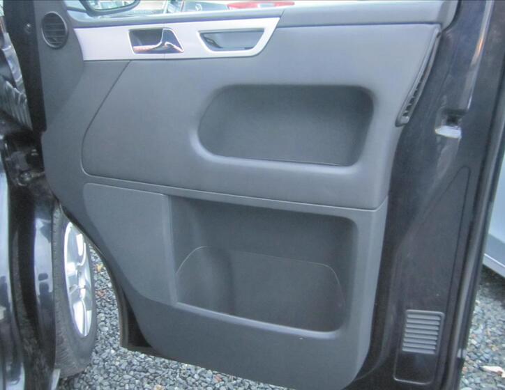 Volkswagen Multivan 29