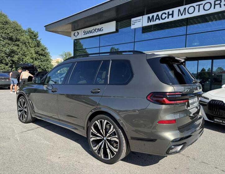 BMW X7 14