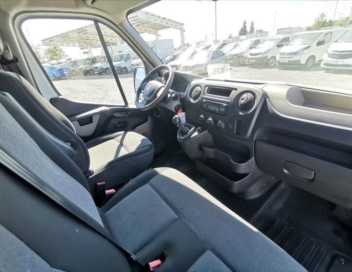Renault Master 8
