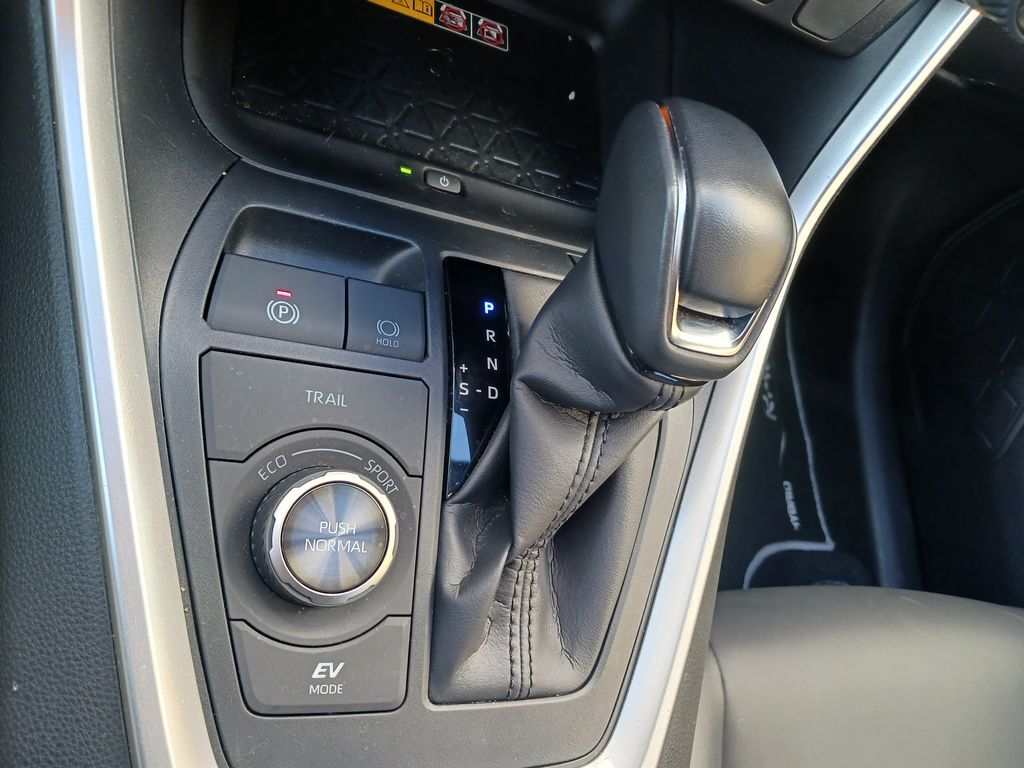 Toyota RAV4 24