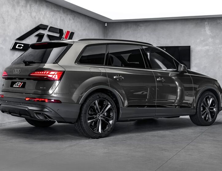 Audi Q7 5
