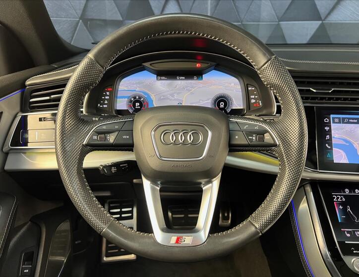 Audi Q8 13