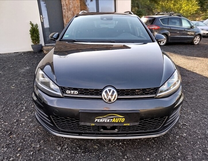 Volkswagen Golf 10