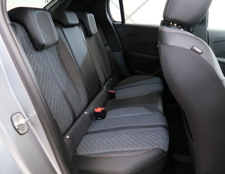 Peugeot 208 28