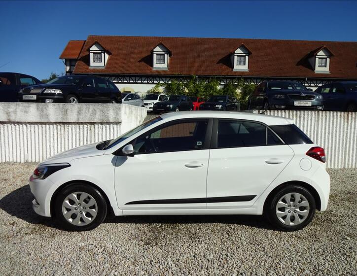 Hyundai i20 4