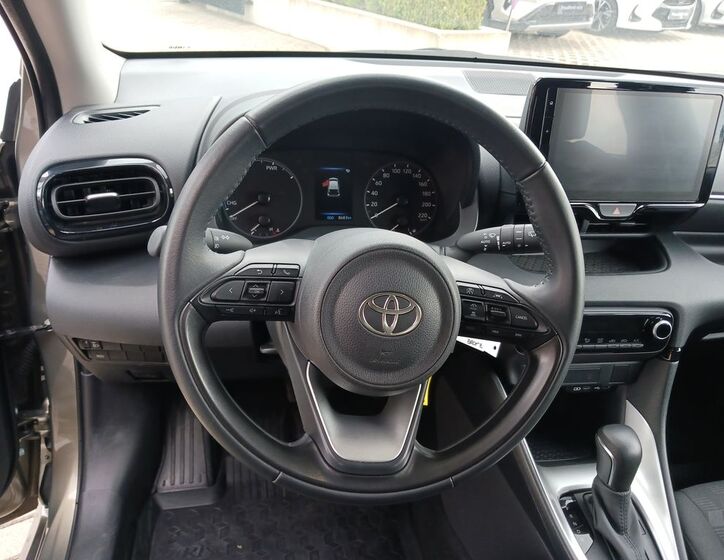 Toyota Yaris 16