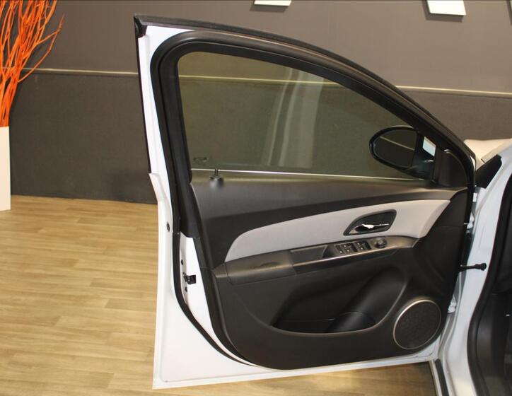 Chevrolet Cruze 11