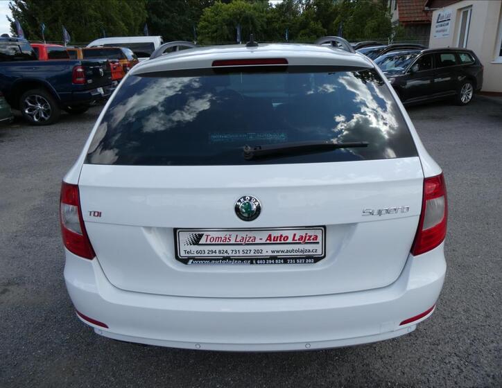 Škoda Superb 8