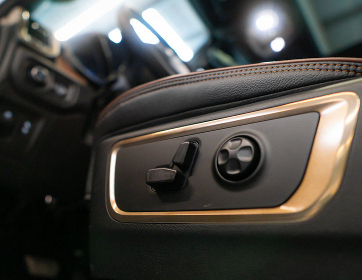 Dodge RAM 12
