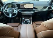 BMW X7 8