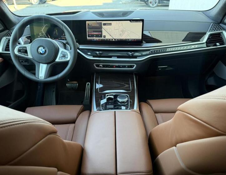 BMW X7 8