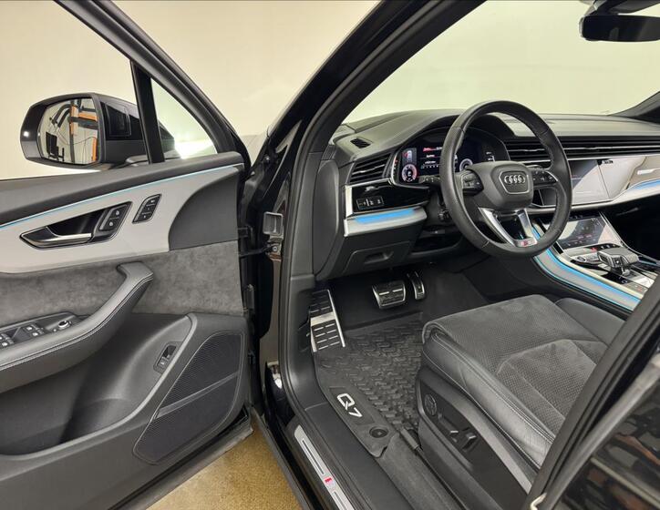 Audi Q7 40