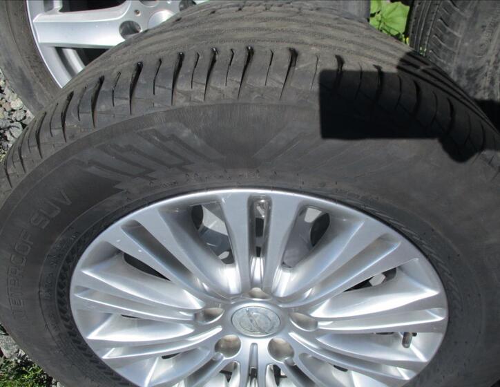 Chrysler Town & Country 36