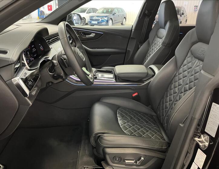 Audi SQ8 18