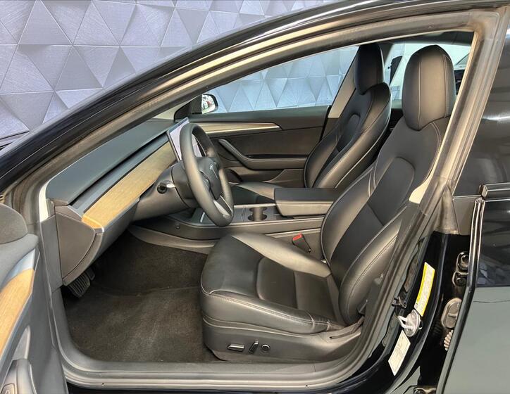 Tesla Model 3 10