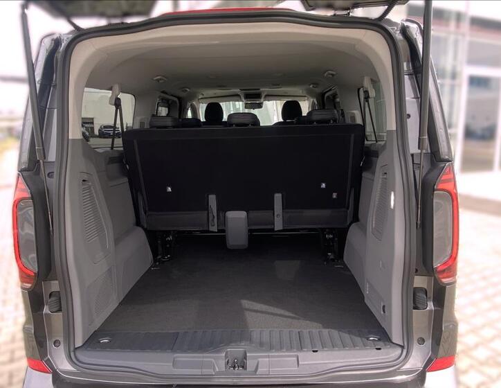 Volkswagen Caravelle 18