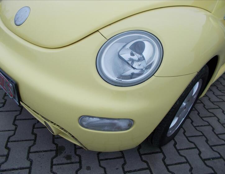 Volkswagen New Beetle 6