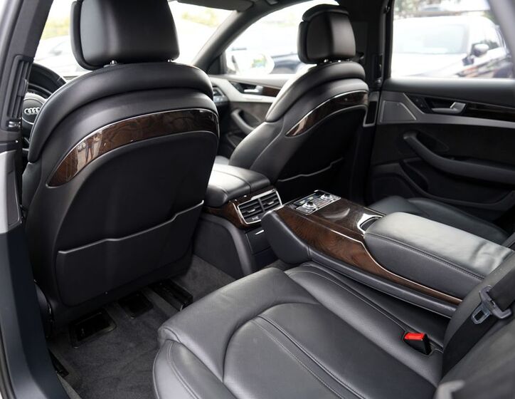 Audi A8 29