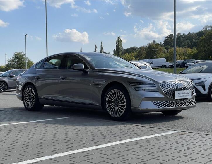 Hyundai Genesis 4