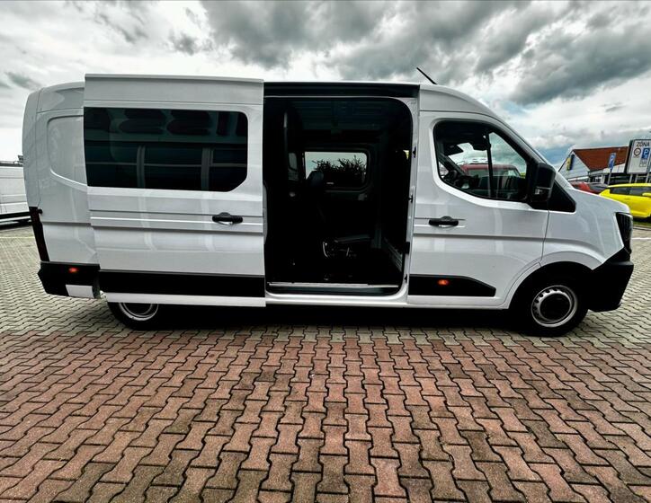 Nissan Interstar 2