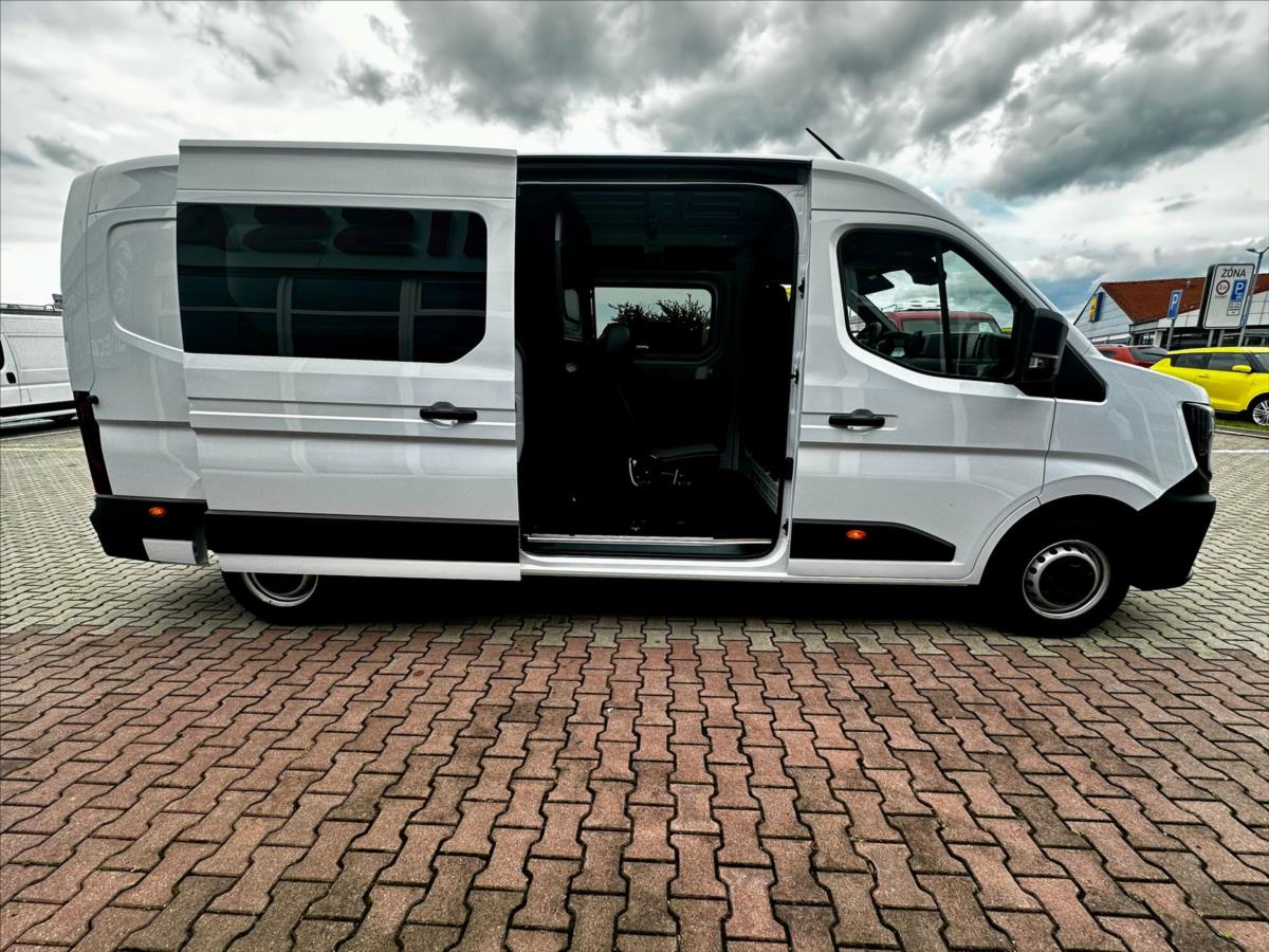 Nissan Interstar