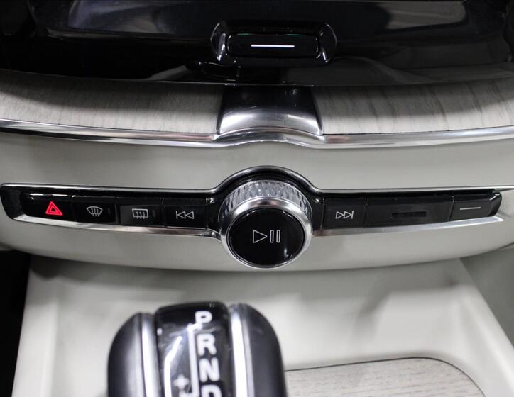 Volvo XC60 25