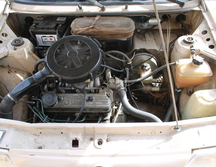 Škoda Favorit 13