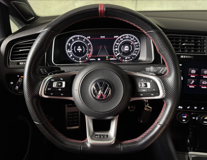 Volkswagen Golf 45