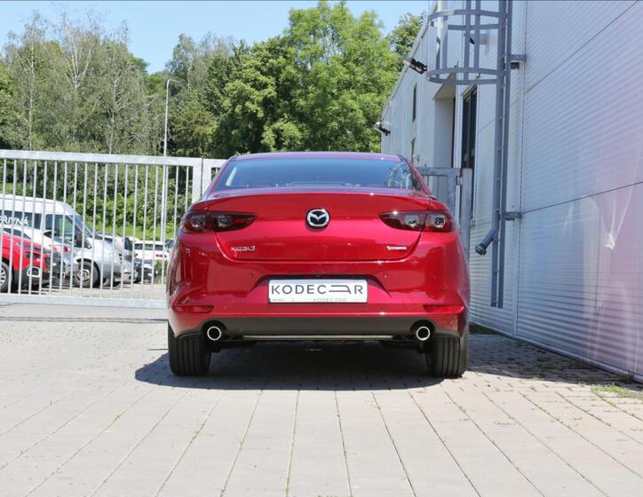 Mazda 3 4