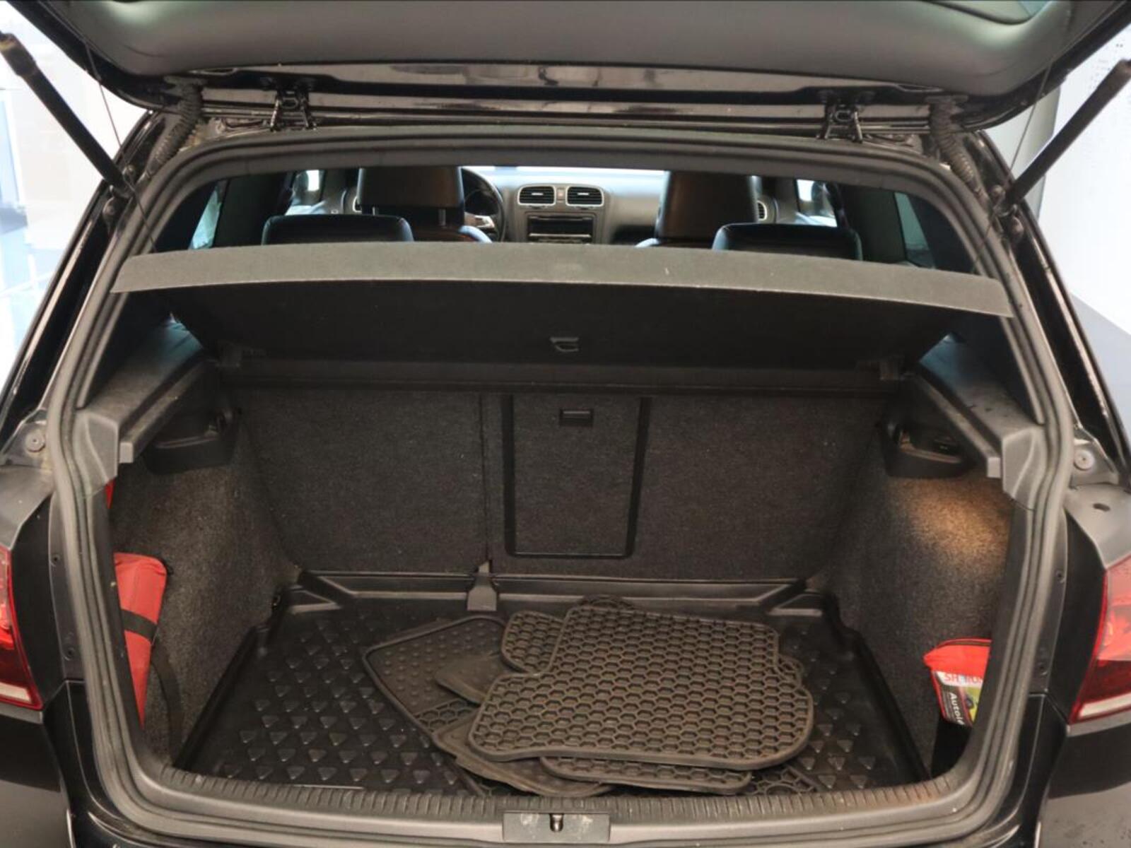 Volkswagen Golf 9