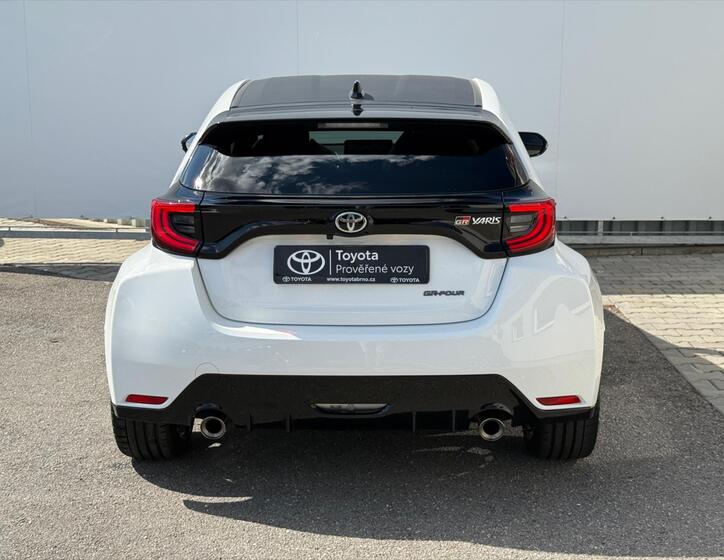 Toyota Yaris 5