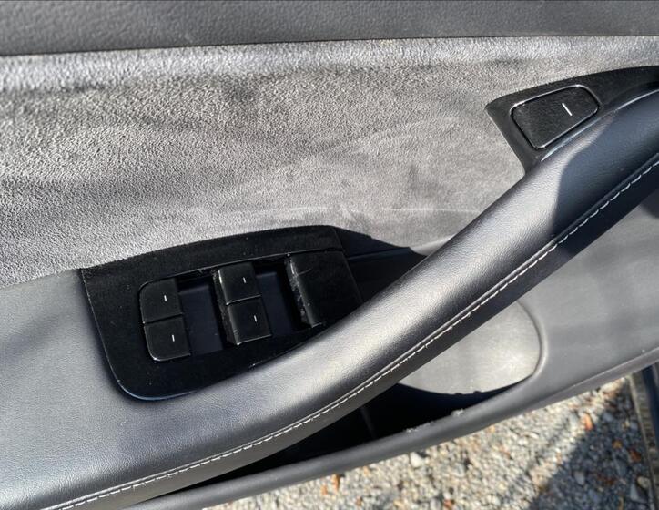 Tesla Model 3 13