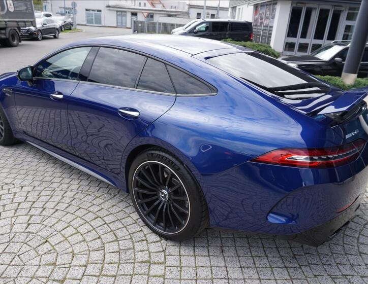 Mercedes-Benz AMG GT 4