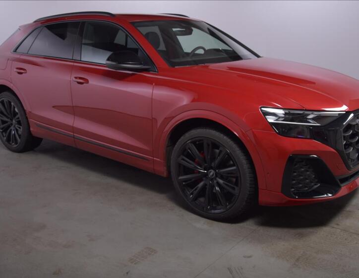 Audi Q8 6