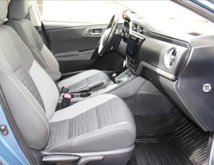 Toyota Auris 16
