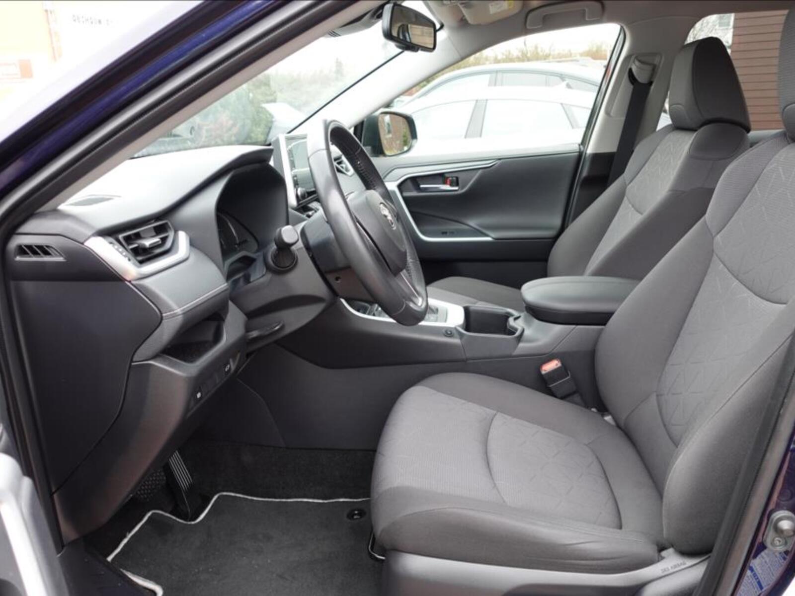 Toyota RAV4 10