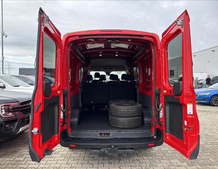 Ford Transit 9