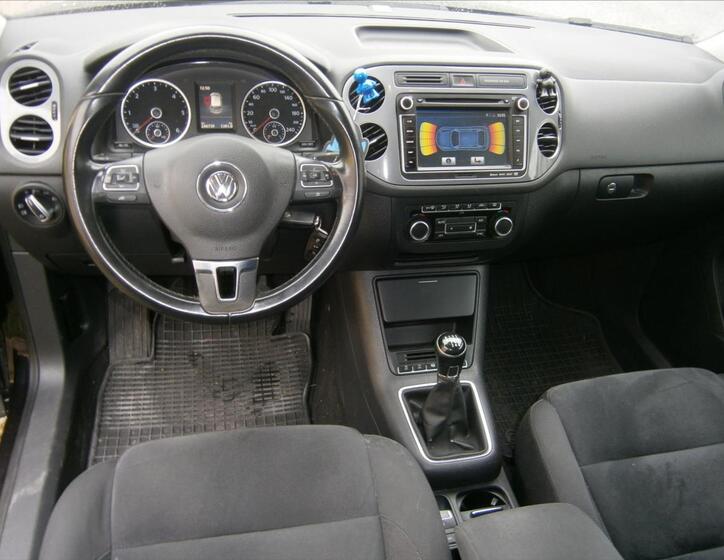 Volkswagen Tiguan 9