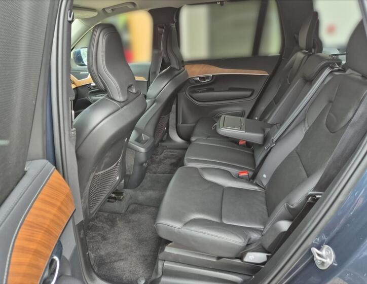 Volvo XC90 10