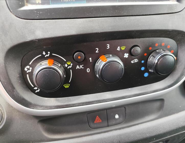 Renault Trafic 18