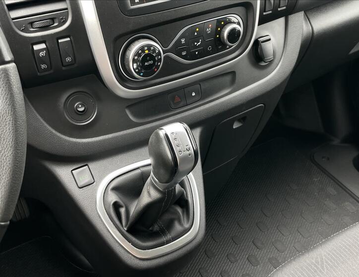 Renault Trafic 13