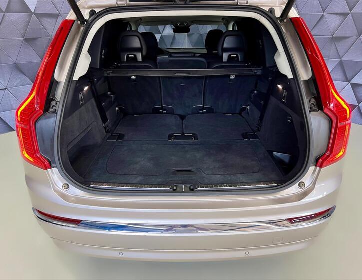 Volvo XC90 28