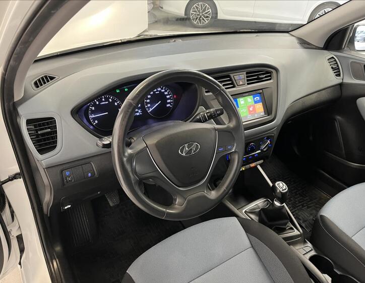 Hyundai i20 6