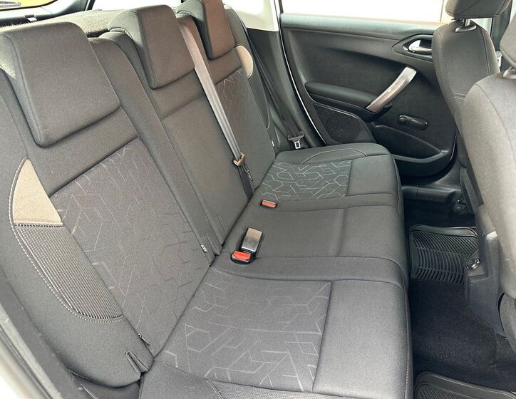 Peugeot 2008 17