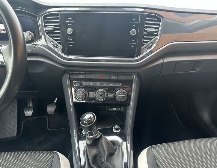 Volkswagen T-Roc 12